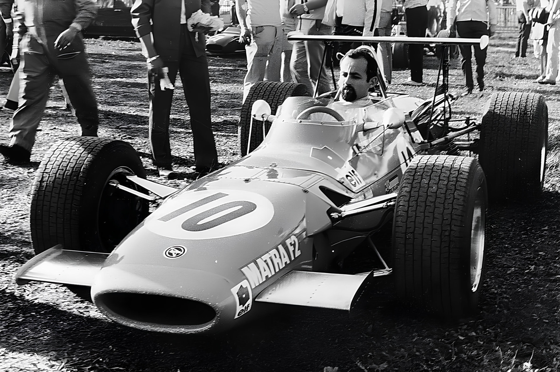 Henri Pescarolo sur la Matra F2 n°10 au circuit d'Albi.