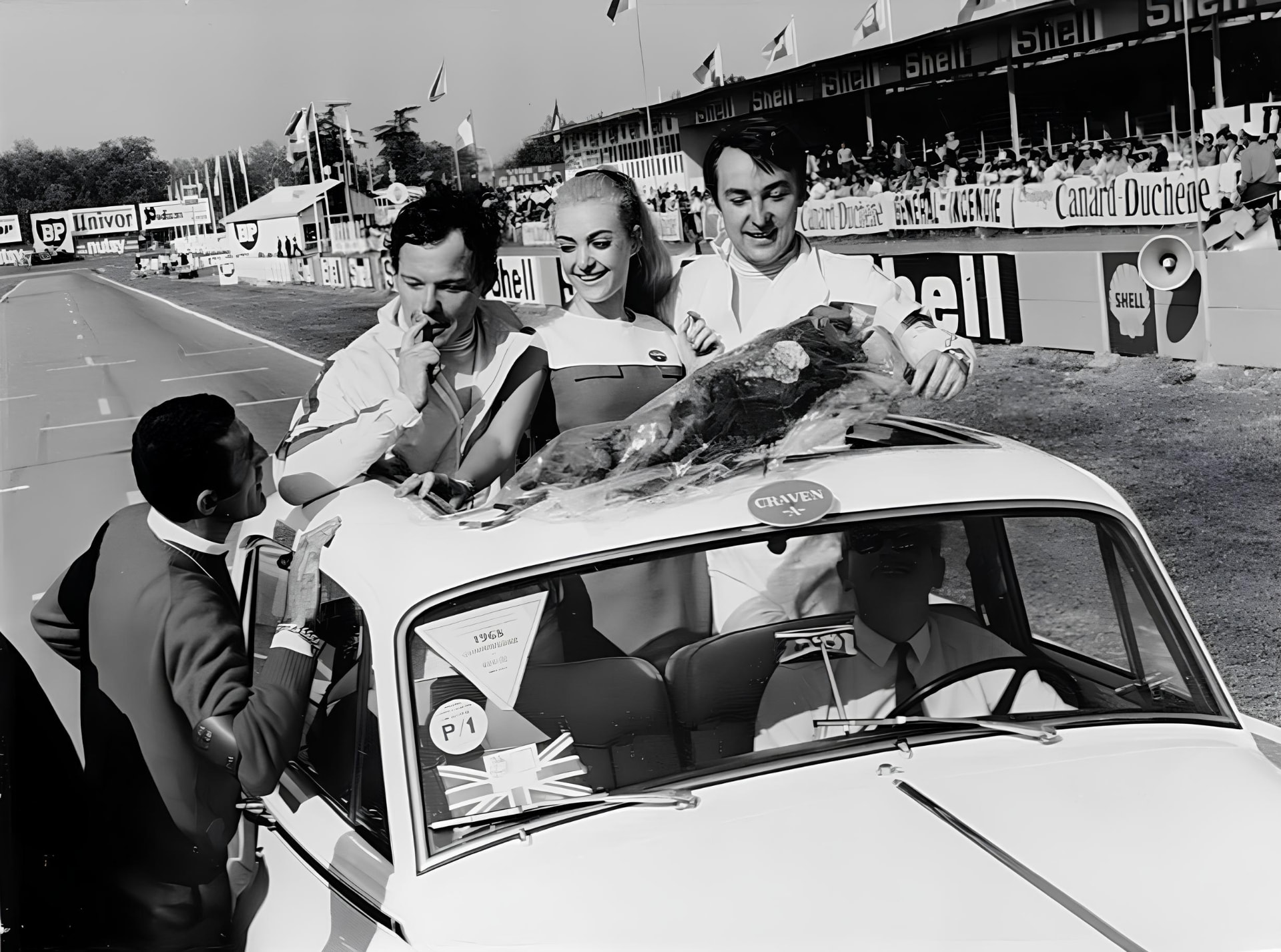 Le tour d'honneur des vainqueurs sur le circuit d'Albi.